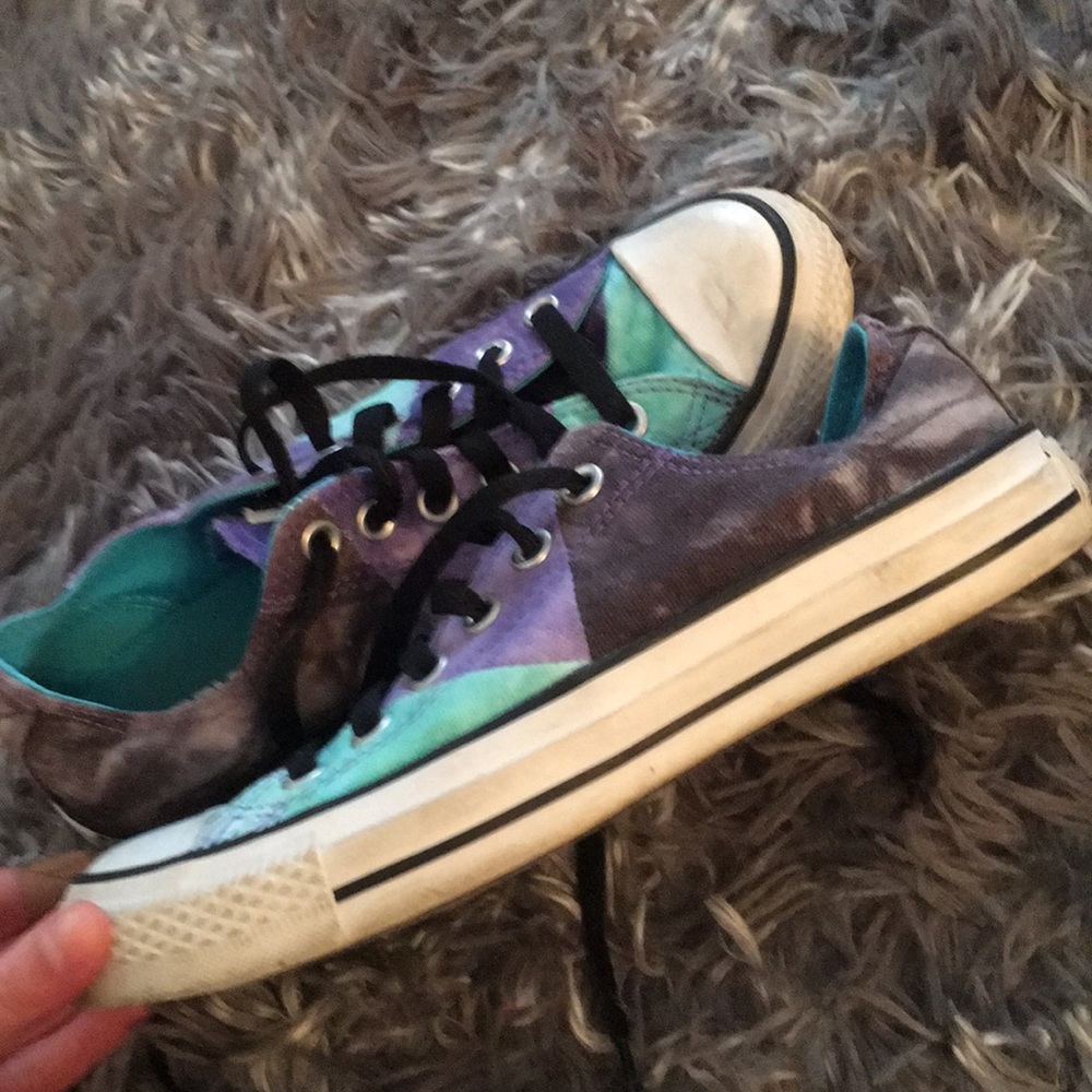 Geometric Patterned Converse - Picture 3 of 4